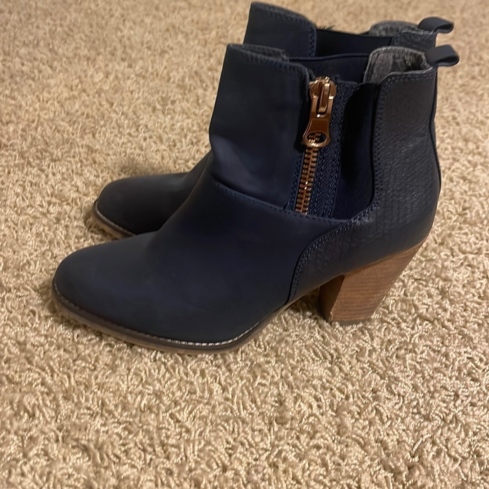 Aldo Navy Blue Bootie with gold zipper. Worn twice in very good condition